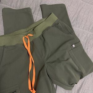 Moss Figs Scrub Bottoms